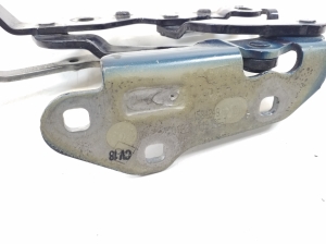 Mercedes Benz C-Class 204 (2007–2014) Hood hinge - 2