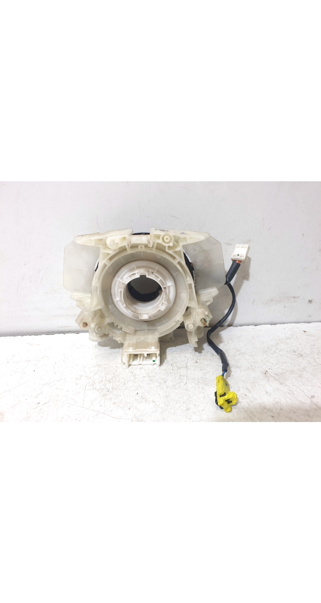 NISSAN Primera P12 (2001-2008) Рульова котушка 25560AV665 26325637