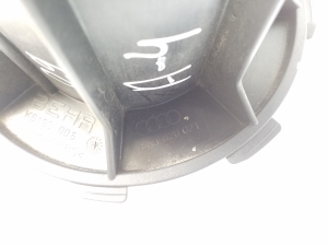 AUDI A4 B8 (2007–2016) Salongi puhuri mootor 8K1820021 - 3