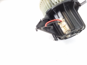 AUDI A4 B8 (2007–2016) Salongi puhuri mootor 8K1820021 - 4