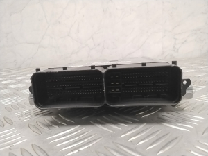 Mercedes Benz C-Class 205 (2014–2021) Engine control unit A1779008004 - 3