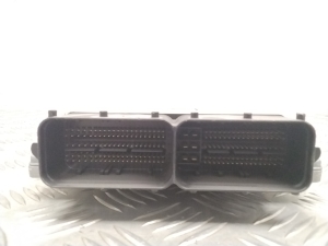 Mercedes Benz C-Class 205 (2014–2021) Engine control unit A1779008004 - 4