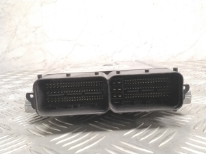 Mercedes Benz C-Class 205 (2014–2021) Motorsteuergerät A1779008004 - 2