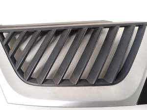  Front grille 