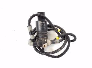 Honda Civic IX (2011–2015) Front windshield washer pump - 2