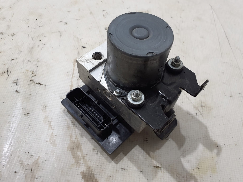 Land Rover Range Rover III (2002–2012) ABS unit AH422C405AH Land Rover Range Rover III (2002–2012) ABS unit AH422C405AH