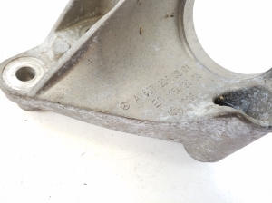 Mercedes Benz R-Class 251 (2006–2017) Motorhalter A6072050201 - 3