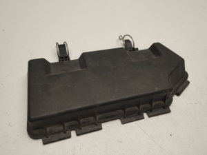  Cover fuse block front 