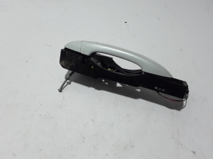 RENAULT Arkana (2019–2026) Front door external opening handle and its details - 3