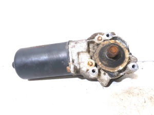 Scheibenwischermotor vorne