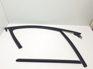 Front door rubber seal - 803302016R
