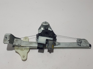 Rear side door window regulator - 827201313R