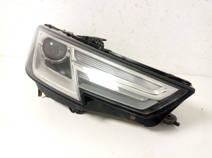 AUDI A4 B9 (2015–2026) Esituli 8W0941006A - 8
