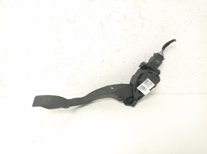   Gaspedal  - 9835904680 