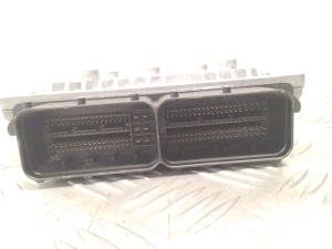 Mercedes Benz C-Class 205 (2014–2021) Engine control unit A1779008004 - 3