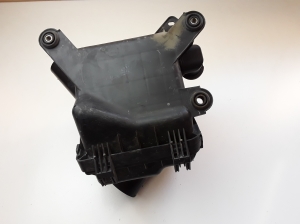 Mitsubishi Grandis (2003–2011) Luftfiltergehäuse MR993558 - 2