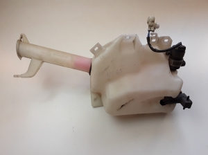   Scheibenwaschbehälter vorne  - HLC37053 