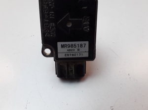 Mitsubishi Grandis (2003–2011) Mass air flow sensor MR985187 - 2