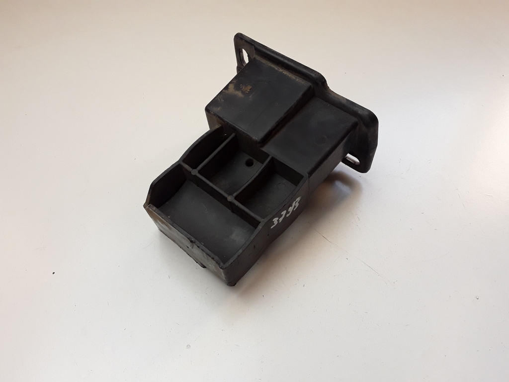 Εμπρός Αριστερός Βραχίονας Προφυλ.