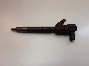  Fuel injector 