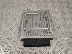 Mercedes Benz C-Class 205 (2014–2021) Engine control unit A1779008004 - 2