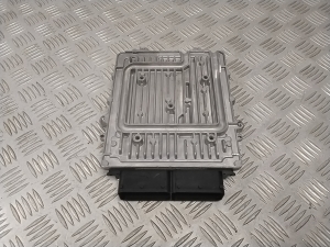 Mercedes Benz C-Class 205 (2014–2021) Engine control unit A1779008004 - 3