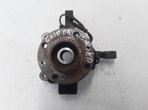 RENAULT Clio III (2005–2012) Front wheel hub and its parts 8200345944 - 2