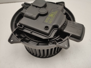   Cabin shoulder motor 