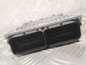 Mercedes Benz C-Class 205 (2014–2021) Engine control unit A1779008004 - 5