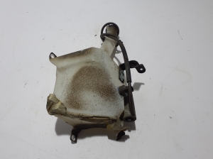   Windscreen washer tank front 