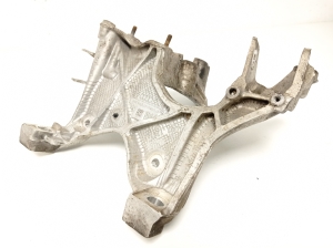 AUDI A4 B9 (2015–2026) Esimese alusraami muu osa 8W0399296E - 5