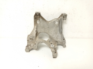   Autre pièce du berceau avant  - 8W0399295E 