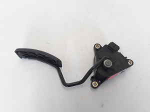 RENAULT Clio III (2005–2012) Accelerator pedal 8200297335 - 2