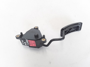 RENAULT Clio III (2005–2012) Accelerator pedal 8200297335 - 3