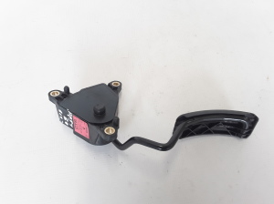 RENAULT Clio III (2005–2012) Accelerator pedal 8200297335 - 4