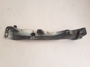 RENAULT Clio III (2005–2012) Halter Kotflügel vorne 8200314930 - 2