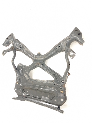 AUDI A4 B9 (2015–2026) Eesmine alusraam 8W2399347G - 3