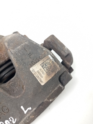 AUDI A4 B9 (2015–2026) Front brake caliper 8W0615123 - 4