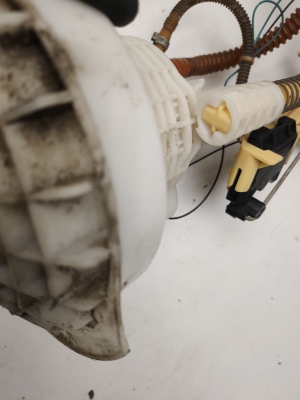 Mercedes Benz ML-Class 164 (2005–2011) Kütusepump paagis A2514700390 - 2