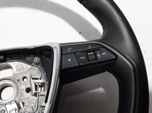  Steering wheel 