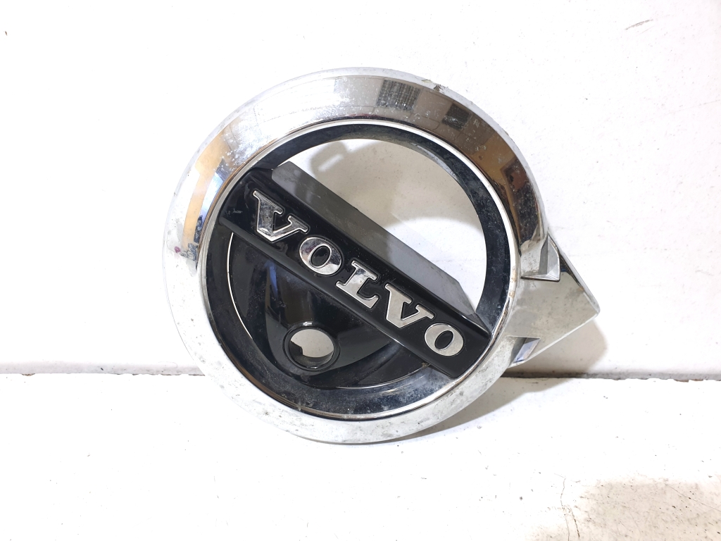 VOLVO XC60 2 generation (2017-2024) Bootlid Badge 3138364531383855 26607242