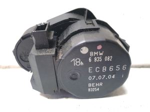 BMW 7 SERIJA E68 (2001–2008) Stellmotor Heizungsklappe 6935082