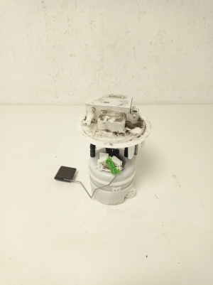   Pompe à carburant dans le réservoir  - 9839248180 
