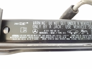 Mercedes Benz E-Class W211 (2002–2009) Wagenheber A2115830215 - 2