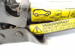 AUDI Q7 (2006–2015) Jack 7L6011031B - 2
