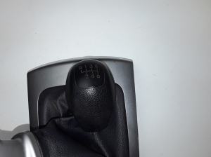 Kia Rio (2011–2017) Käigukangi nupp 437113W300 - 2