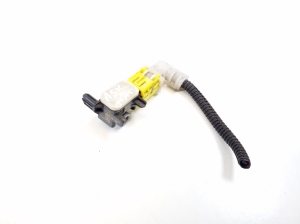 Motorhaubenaufprallsensor - 8651A116