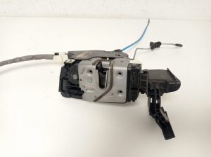 Mercedes Benz A-Class 176 (2012–2018) Front door lock A1667200635 - 2
