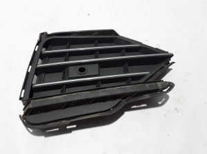   Front bumper lower grille 