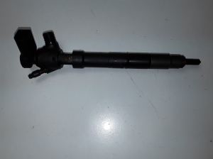  Fuel injector 